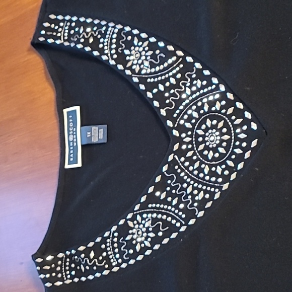 Karen Scott Black V- Neck Silver Embellishments shirt size 1X - Picture 3 of 9